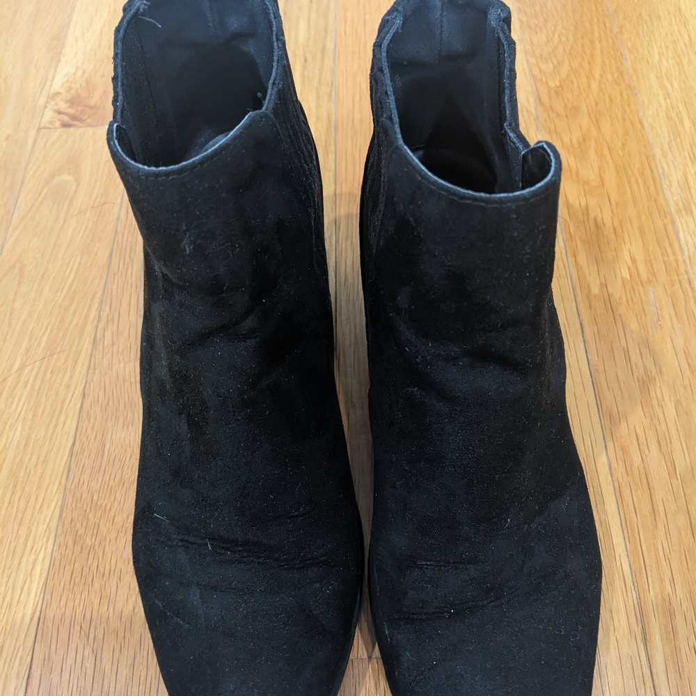 Lulu's Heeled Black Booties - Picture 5 of 5